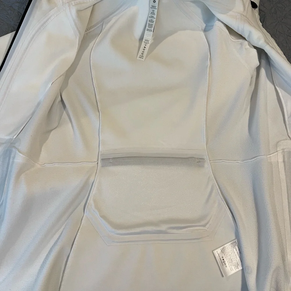 Lululemon Cross Chill Performance Jacket 6 - Picture 6 of 16